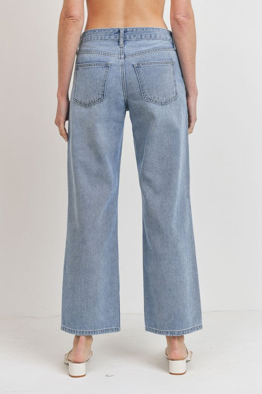 LOW RISE DISTRESSED STRAIGHT JEANS