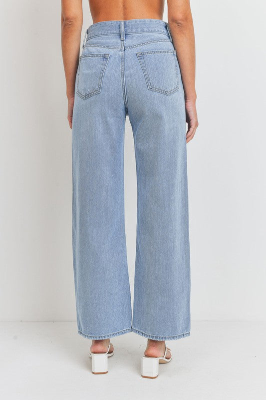 SLOUCHY BOYFRIEND JEANS