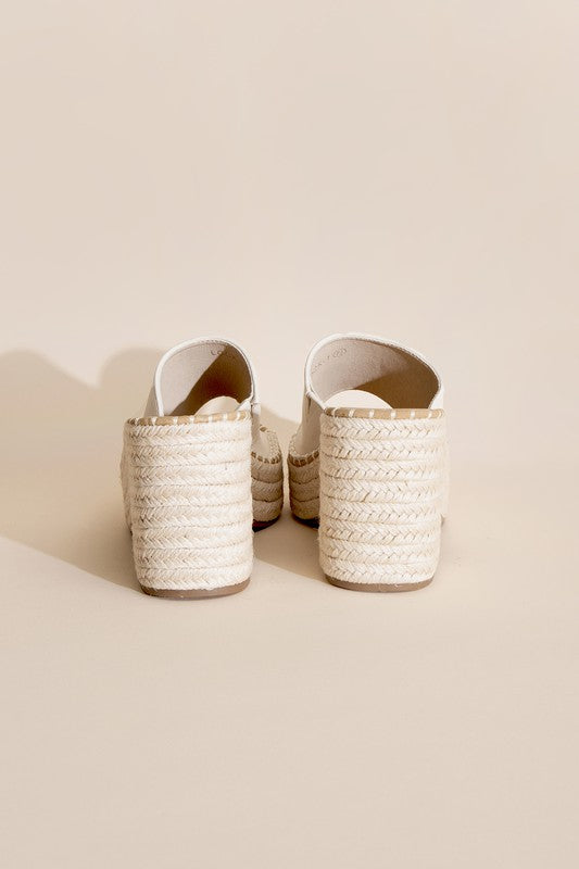 LOCK-1 SLIDE MULE HEELS