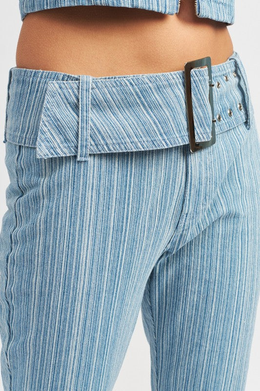 LOW RISE FLARED JEANS